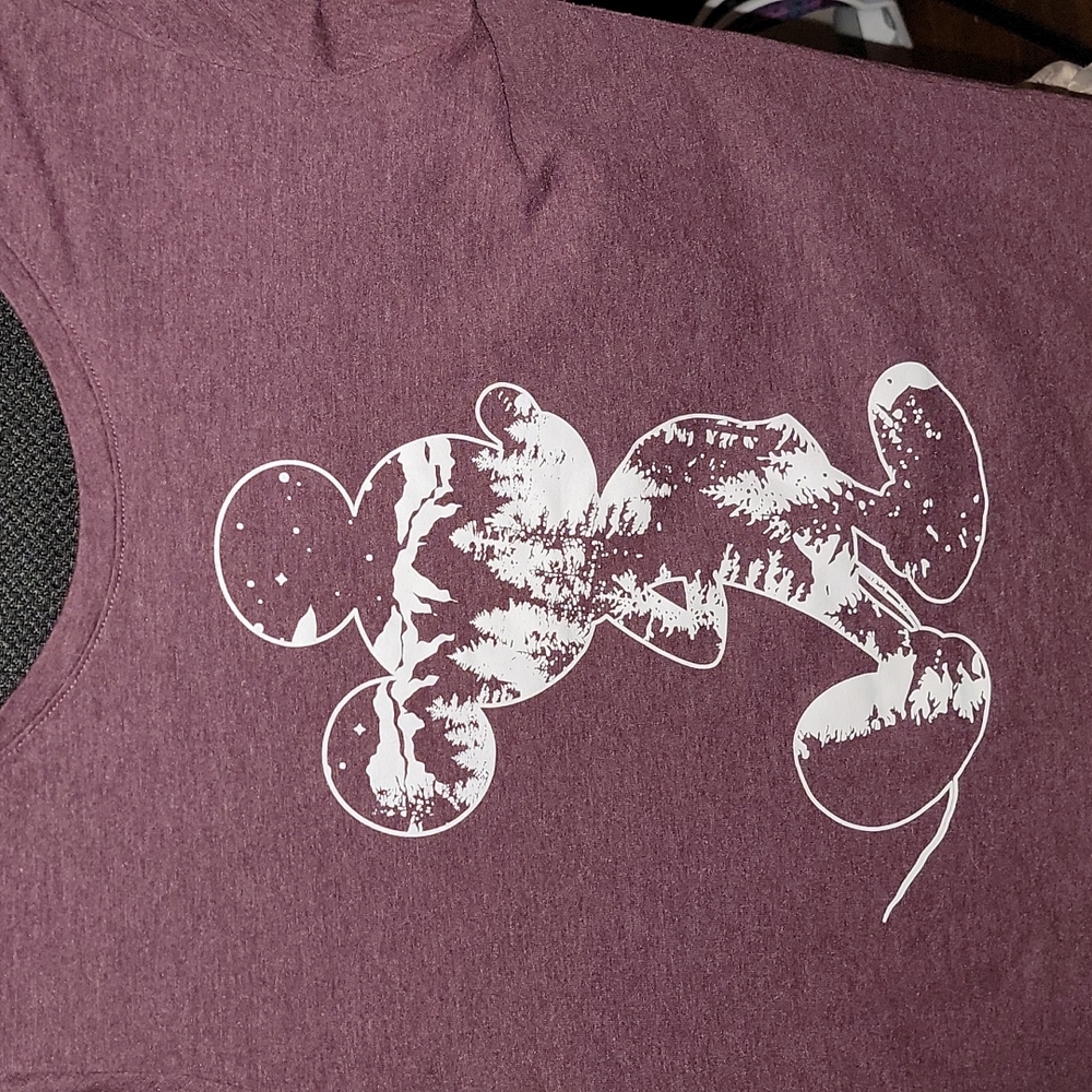 Disney Mickey Mouse Mountains t-shirt women's size M